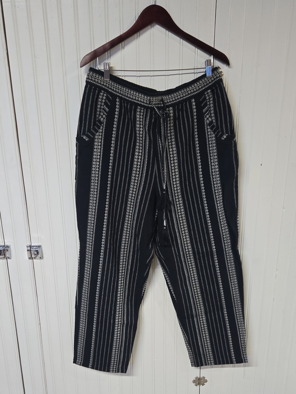 Anthropologie Women's Black Striped Casual Drawstring Pants